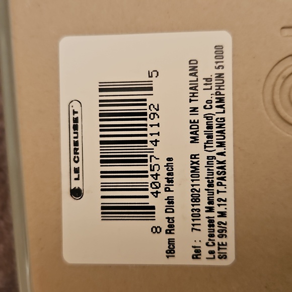 Le Creuset  Rectangular Baking Dish - Picture 9 of 10